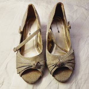 13.5 Girls American eagle 1.5" heels